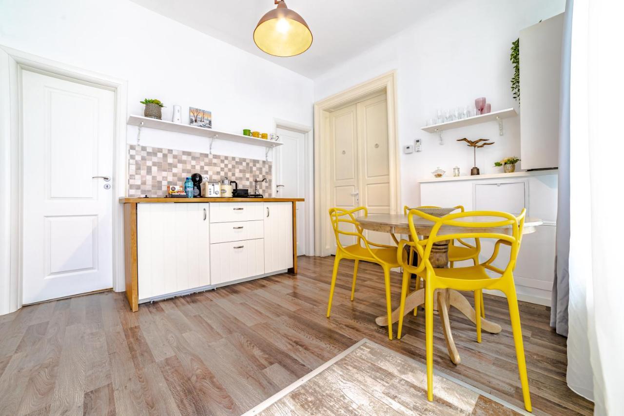 Albert Residence With Complimentary Parking Braşov Buitenkant foto