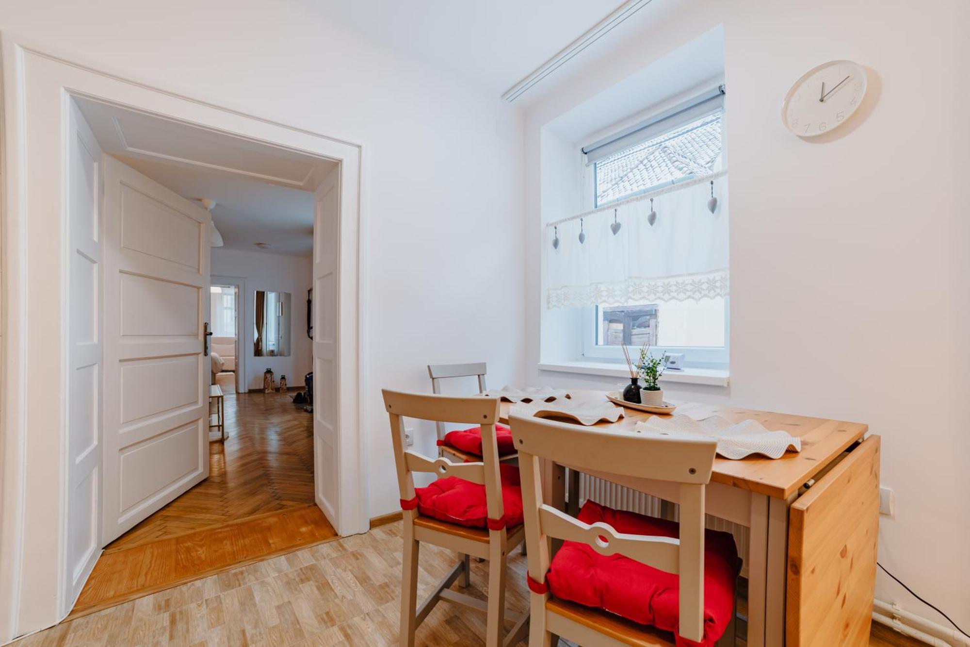 Albert Residence With Complimentary Parking Braşov Buitenkant foto