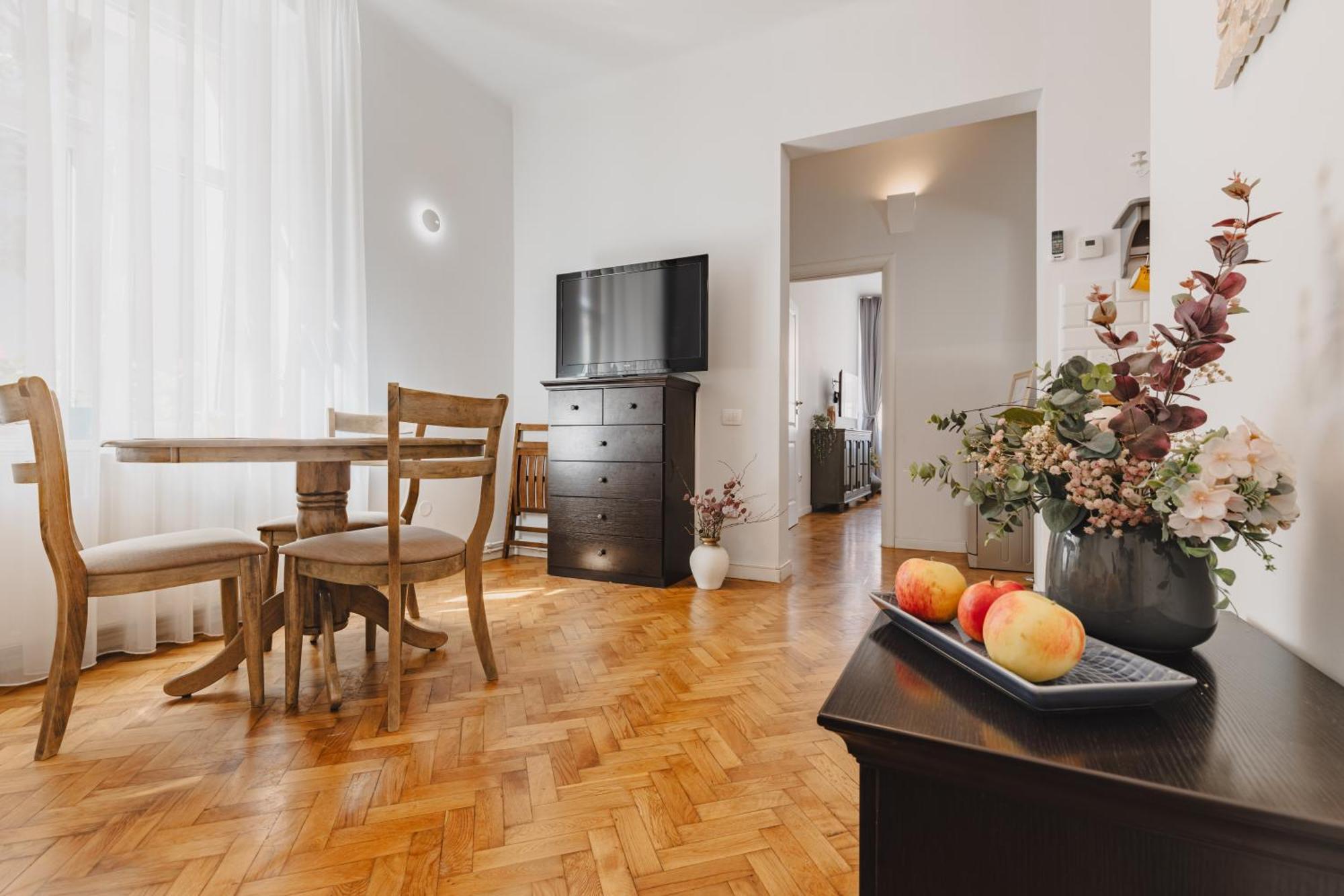 Albert Residence With Complimentary Parking Braşov Buitenkant foto