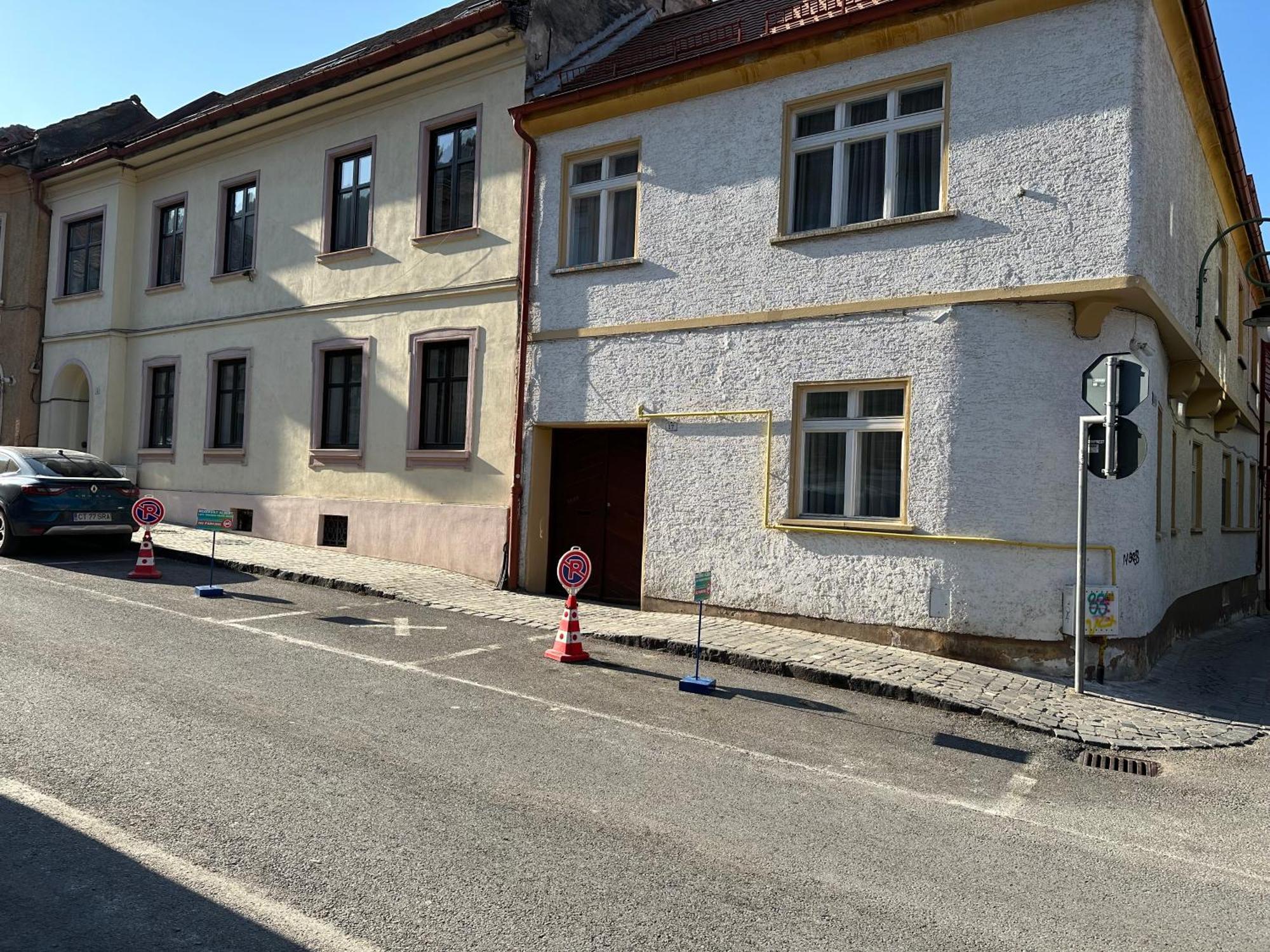 Albert Residence With Complimentary Parking Braşov Buitenkant foto