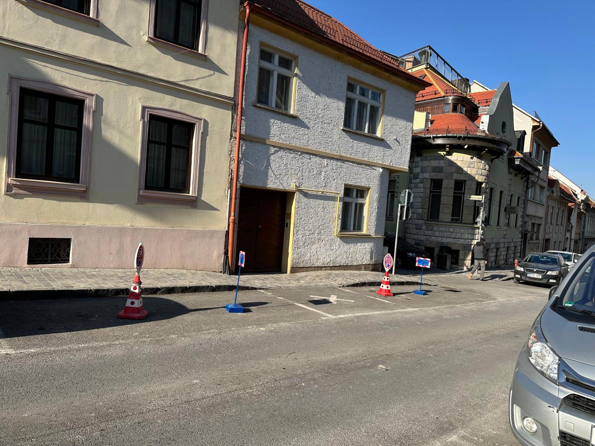 Albert Residence With Complimentary Parking Braşov Buitenkant foto